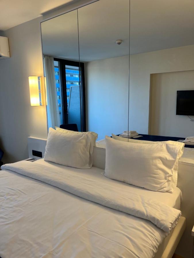 Orbi City Suites Batumi Exteriör bild