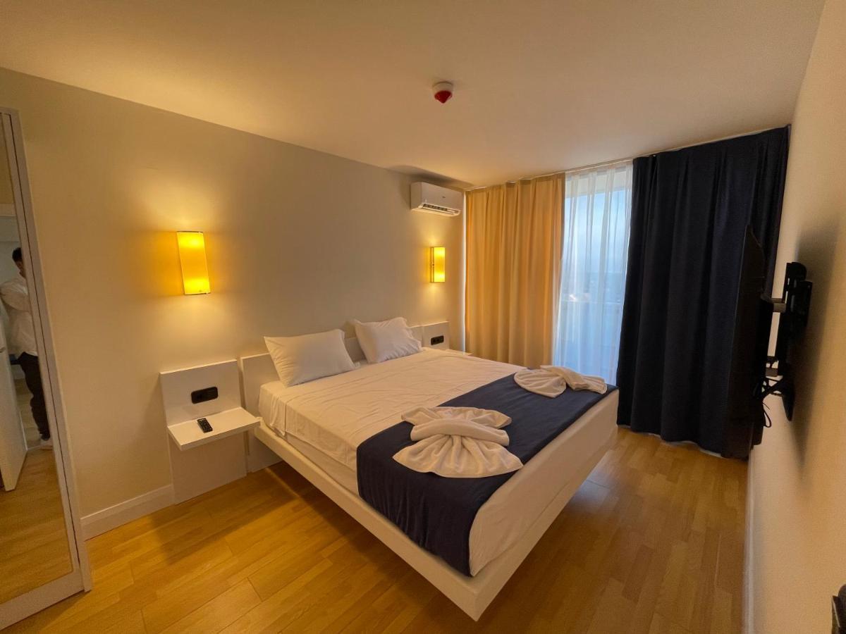 Orbi City Suites Batumi Exteriör bild