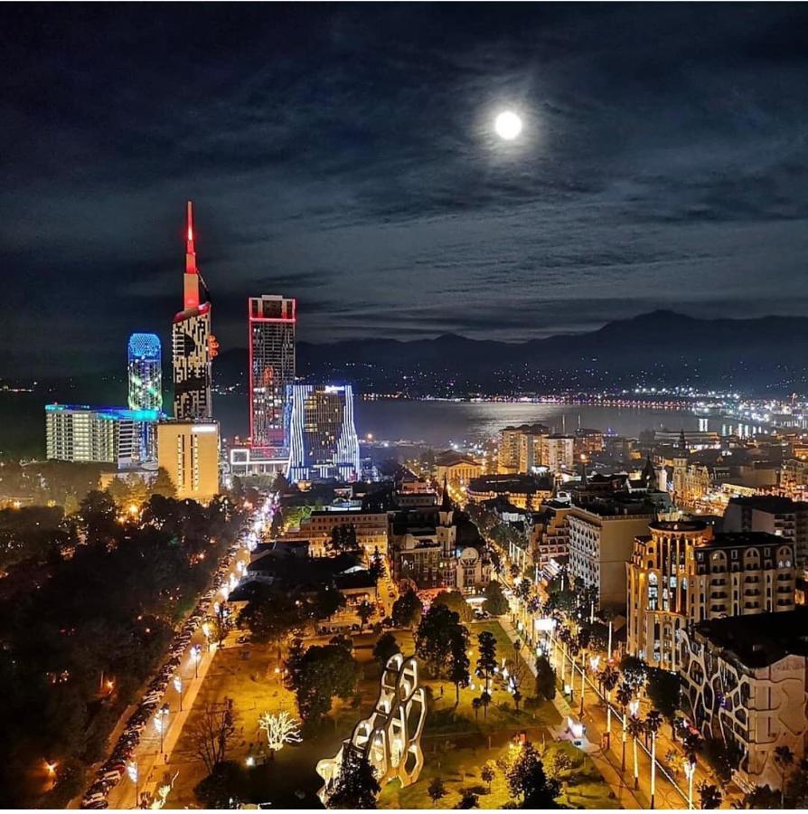 Orbi City Suites Batumi Exteriör bild