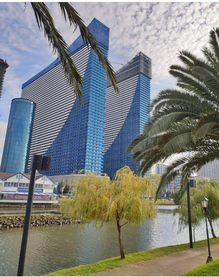 Orbi City Suites Batumi Exteriör bild