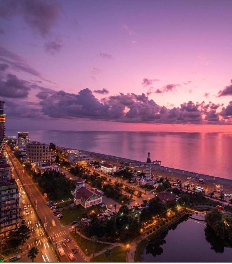 Orbi City Suites Batumi Exteriör bild