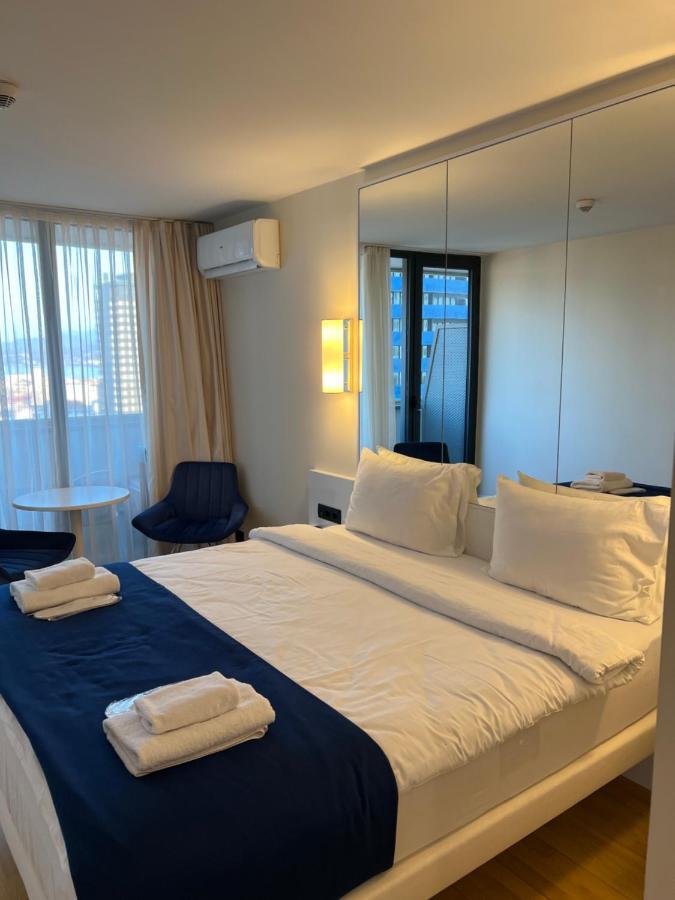 Orbi City Suites Batumi Exteriör bild