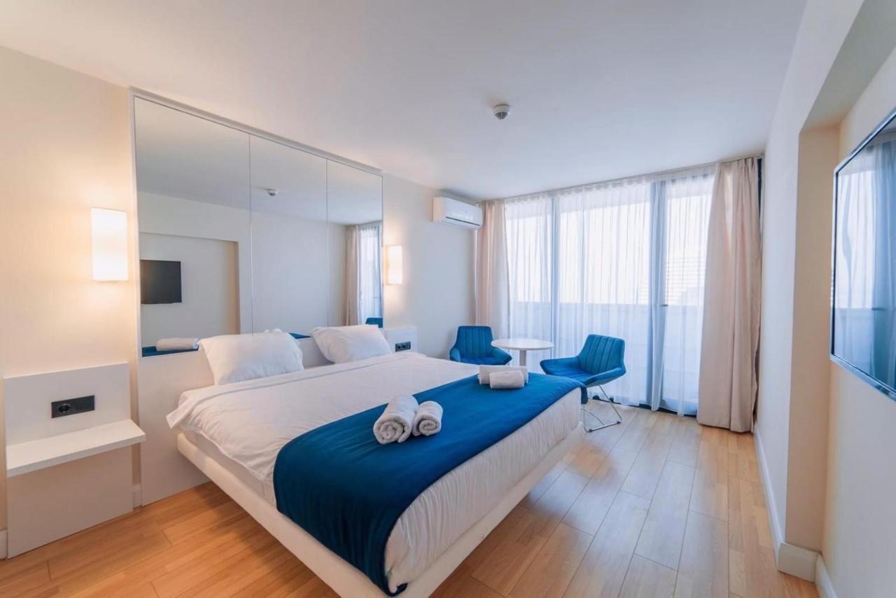 Orbi City Suites Batumi Exteriör bild