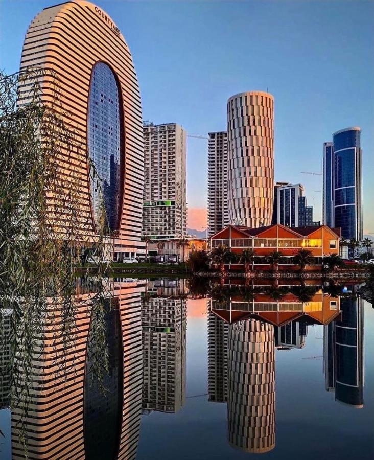 Orbi City Suites Batumi Exteriör bild