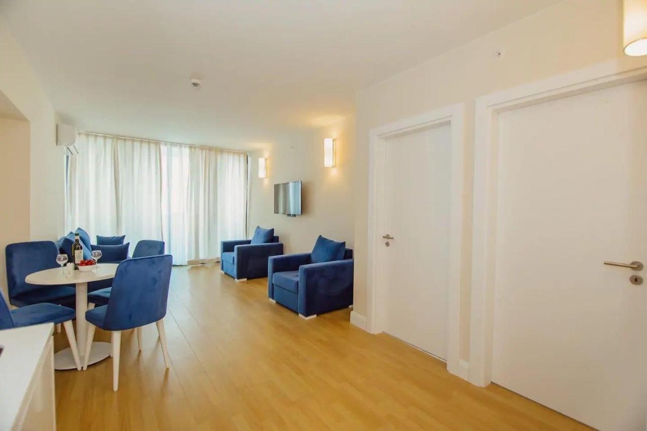 Orbi City Suites Batumi Exteriör bild
