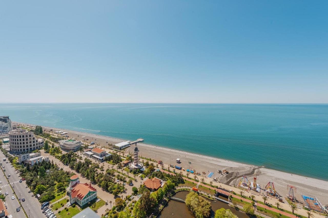 Orbi City Suites Batumi Exteriör bild