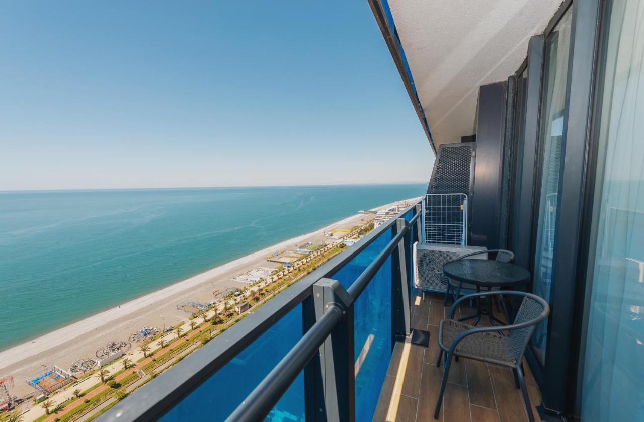 Orbi City Suites Batumi Exteriör bild